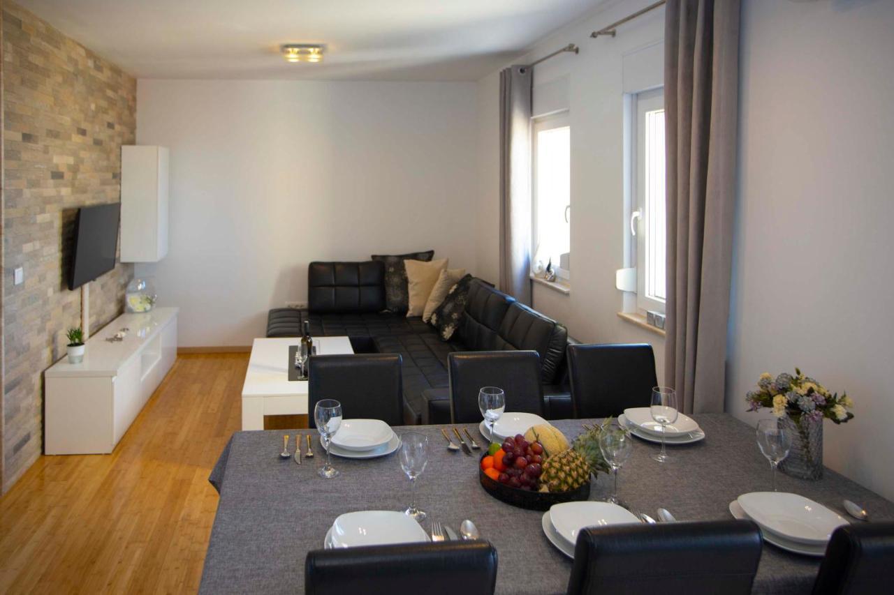 Apartment Lauc Makarska Bagian luar foto