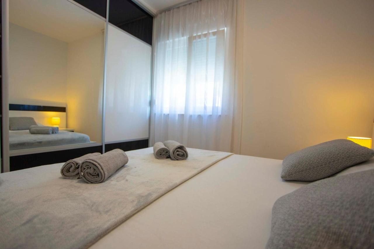 Apartment Lauc Makarska Bagian luar foto