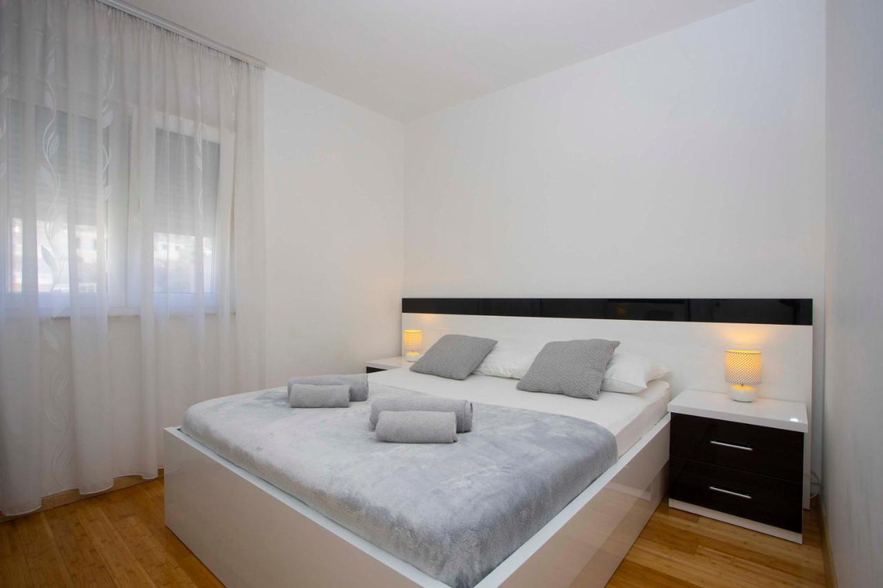 Apartment Lauc Makarska Bagian luar foto